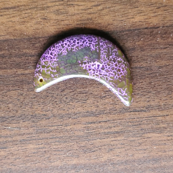 New Dragon Veins Agate Crescent Moon Pendant. - Picture 2 of 11